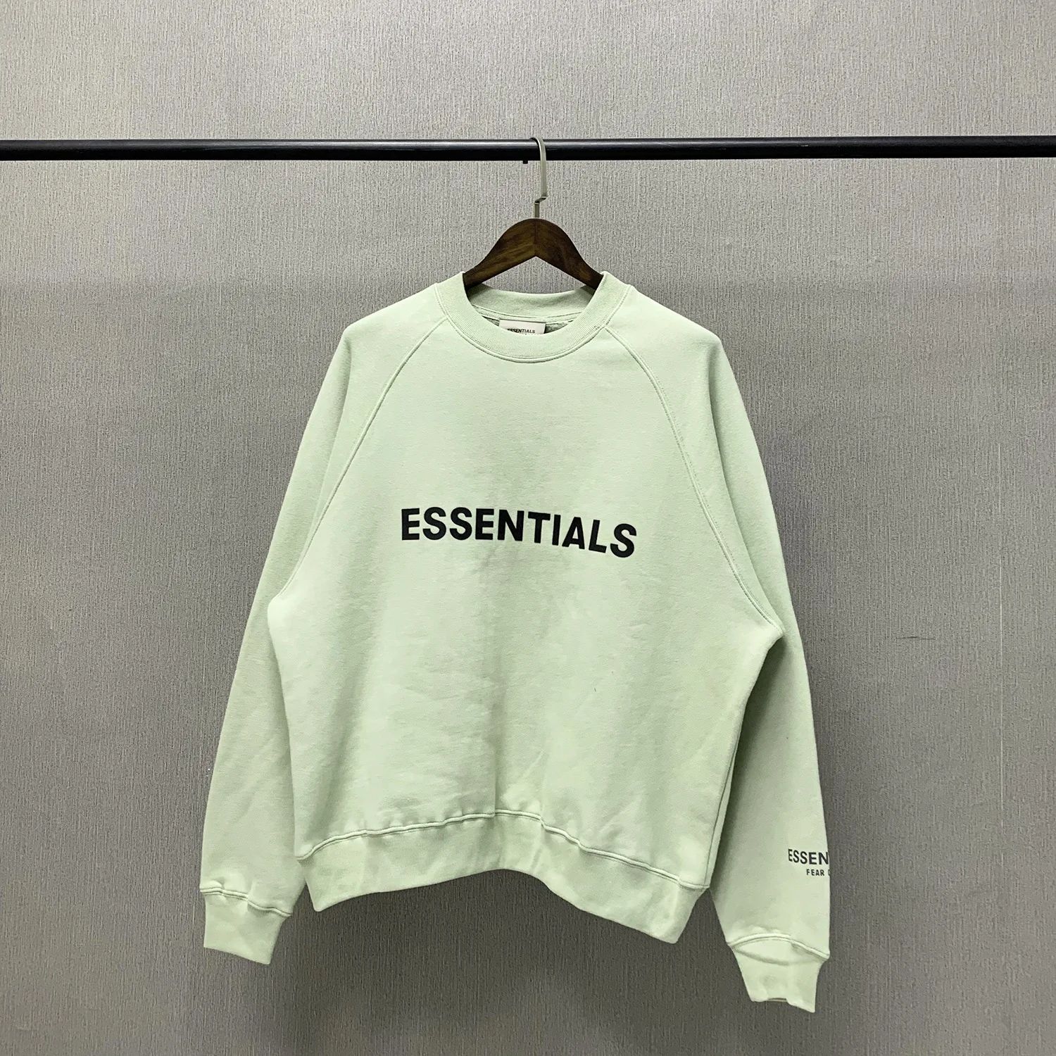 American Famous High Street Brand ESSENTIALS Avocado Green Letter Fleece 100% Cotton Oversized Sweatshirts
American Famous High Street Brand ESSENTIALS Avocado Green Letter Fleece 100% Cotton Oversized Sweatshirts