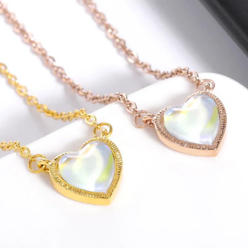 Korean version of romantic love pendant necklace ladies stainless steel crystal gems inlaid with a heart jewelry | Украшения и