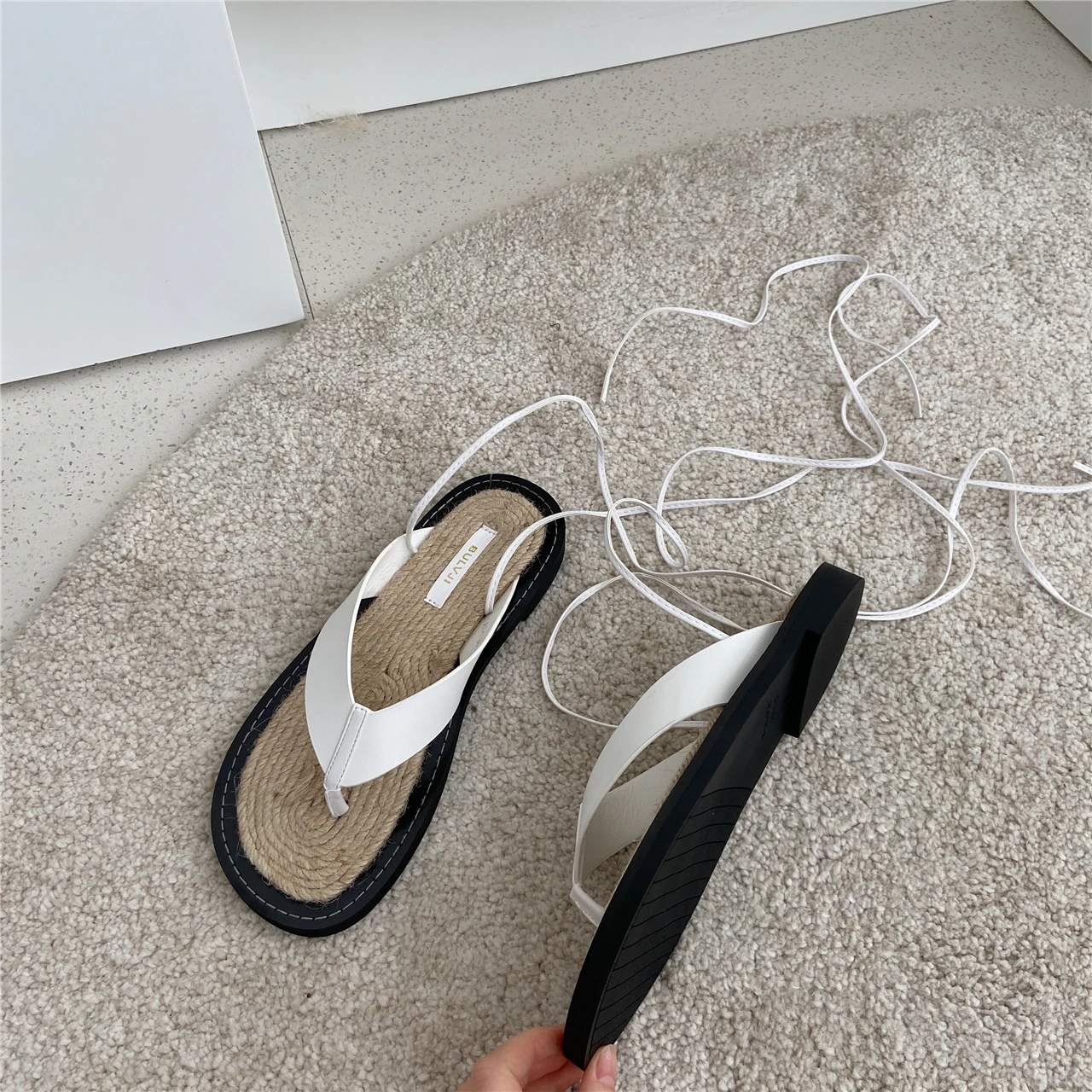 Bailamos 2021 New Fashion Women Weave Sandals Square High Heel Lace Up Shoes Narrow Band Back Strap Sandal Flop Zapatos Mujer
Bailamos 2021 New Fashion Women Weave Sandals Square High Heel Lace Up Shoes Narrow Band Back Strap Sandal Flop Zapatos Mujer