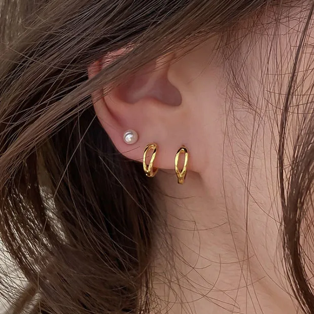 Cute Lovely Geometric Small Mini Round Hoop Shaped Buckle Gold Earrings For Women Charms Korean Style Ear Jewelry Gift
Cute Lovely Geometric Small Mini Round Hoop Shaped Buckle Gold Earrings For Women Charms Korean Style Ear Jewelry Gift