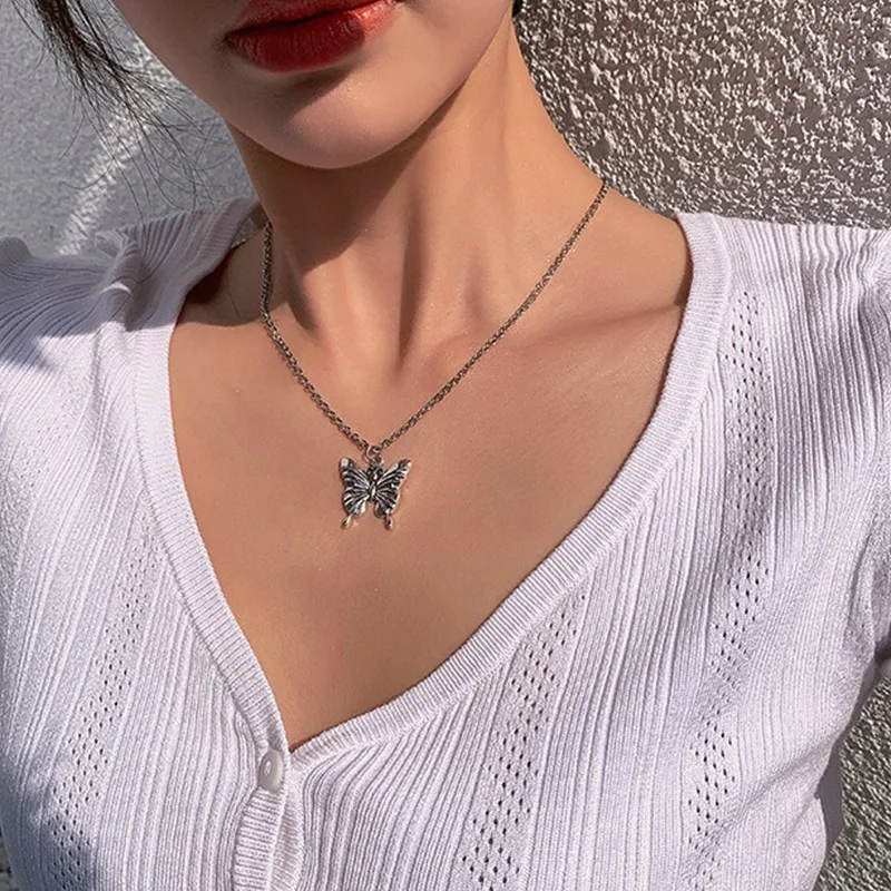 2020 New Trendy Cute Small Animal Crystal Butterfly Pendant Necklace Women Silver Color Butterfly Choker Necklace Collar Chain
2020 New Trendy Cute Small Animal Crystal Butterfly Pendant Necklace Women Silver Color Butterfly Choker Necklace Collar Chain