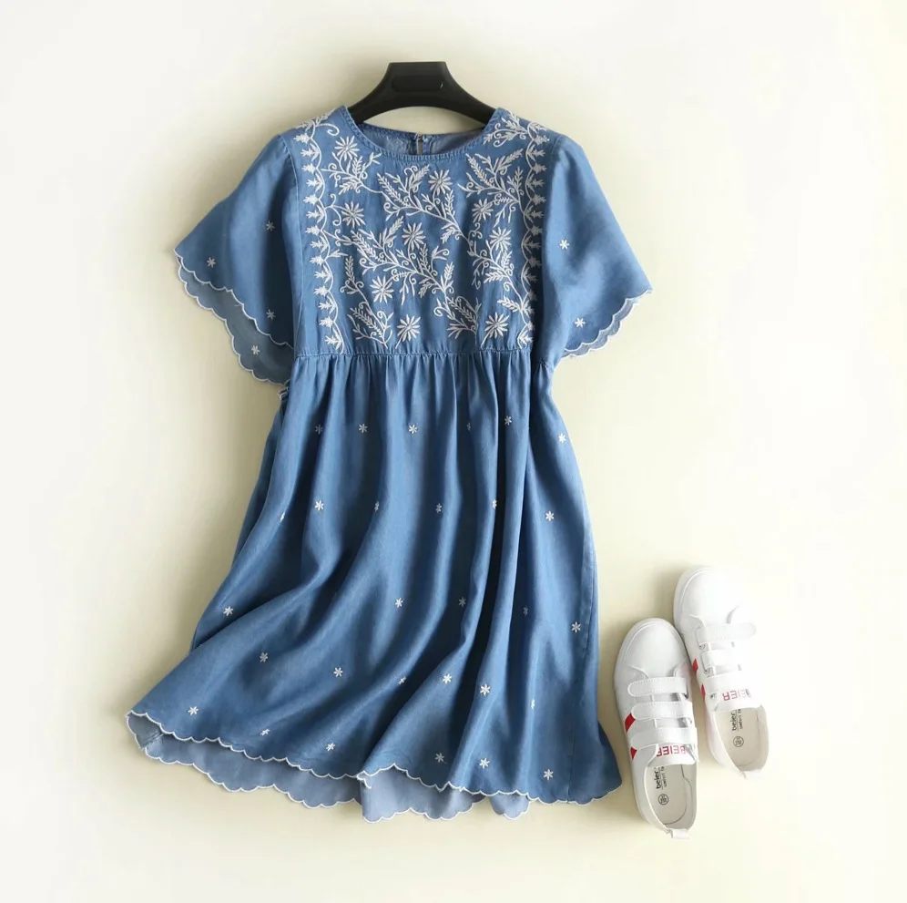 2021 Summer New Women's Casual Tencel Denim Dress With Wave Edge And Embroidery, Short Sleeve And Turtleneck
2021 Summer New Women's Casual Tencel Denim Dress With Wave Edge And Embroidery, Short Sleeve And Turtleneck