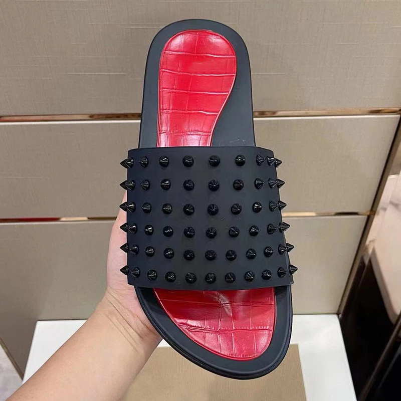 Summer Red Bottom Studded Luxury Brand Men's Slippers Designer High Quality Male Sandals Indoor Beach Platform New Boys Shoes
Summer Red Bottom Studded Luxury Brand Men's Slippers Designer High Quality Male Sandals Indoor Beach Platform New Boys Shoes
