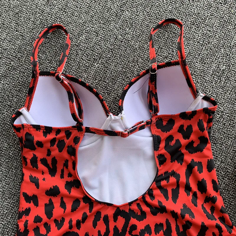 Bodysuit Women's Beach Clothing Red Leopard Print One Piece Swimsuit Hard Bra Backless Swimwear Sexy Thong Tankini Bathing Suits
Bodysuit Women's Beach Clothing Red Leopard Print One Piece Swimsuit Hard Bra Backless Swimwear Sexy Thong Tankini Bathing Suits