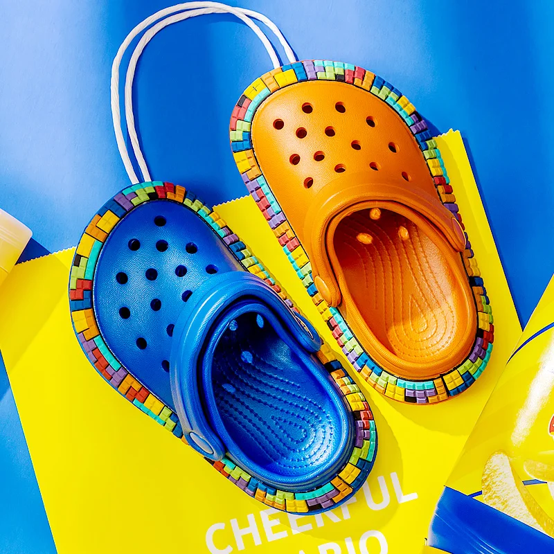2021 New Spring/Summer Slippers Parents Children Kids Shoes Waterproof Qualy EVA Smelless Crocs Charms Beach Women Men
2021 New Spring/Summer Slippers Parents Children Kids Shoes Waterproof Qualy EVA Smelless Crocs Charms Beach Women Men