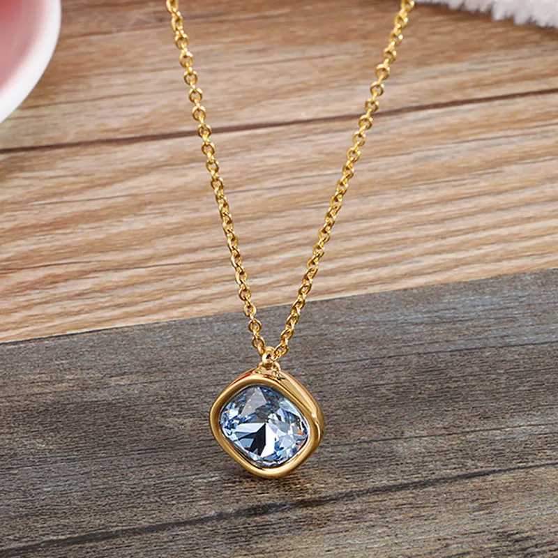 Korean version of the popular 13mm square zircon simple female necklace red green blue 11 multi-color necklace gold steel chain
Korean version of the popular 13mm square zircon simple female necklace red green blue 11 multi-color necklace gold steel chain