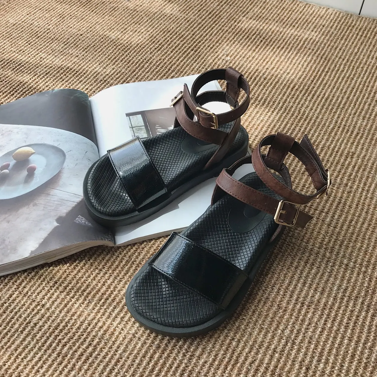 Women Platform Double Ankle Buckle Summer Shoes Female Fashion Casual Beach Sandals Women Shoes Classics Strap Slippers 2021 
Women Platform Double Ankle Buckle Summer Shoes Female Fashion Casual Beach Sandals Women Shoes Classics Strap Slippers 2021