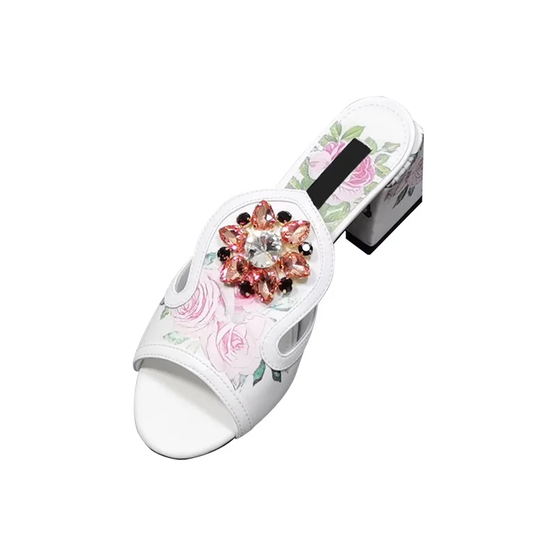 Diamond large women's shoes fashion floral face medium heeled shoes women's round head thick heeled shoes one foot set
Diamond large women's shoes fashion floral face medium heeled shoes women's round head thick heeled shoes one foot set