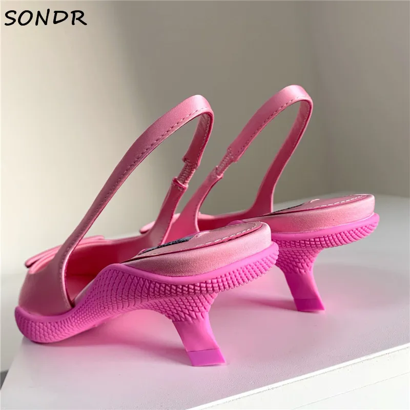 Runway Genuine Leather Kitten Heels Pumps Women 2021 Fashion Pointed Toe Triangle Slingback Shoes Sexy Ladies Dress Sandals Shoe
Runway Genuine Leather Kitten Heels Pumps Women 2021 Fashion Pointed Toe Triangle Slingback Shoes Sexy Ladies Dress Sandals Shoe