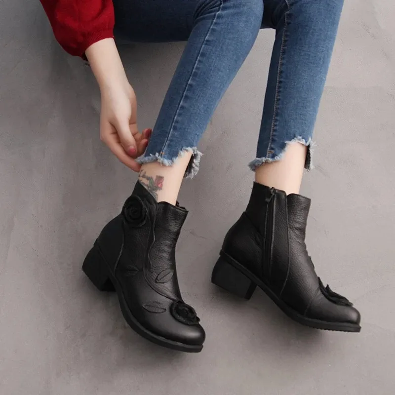 CEYANEAO Genuine Leather Women Boots Cow Boots Autumn Winter Leather Ankle Boots Hand-stitched Flowers Short Boots
CEYANEAO Genuine Leather Women Boots Cow Boots Autumn Winter Leather Ankle Boots Hand-stitched Flowers Short Boots