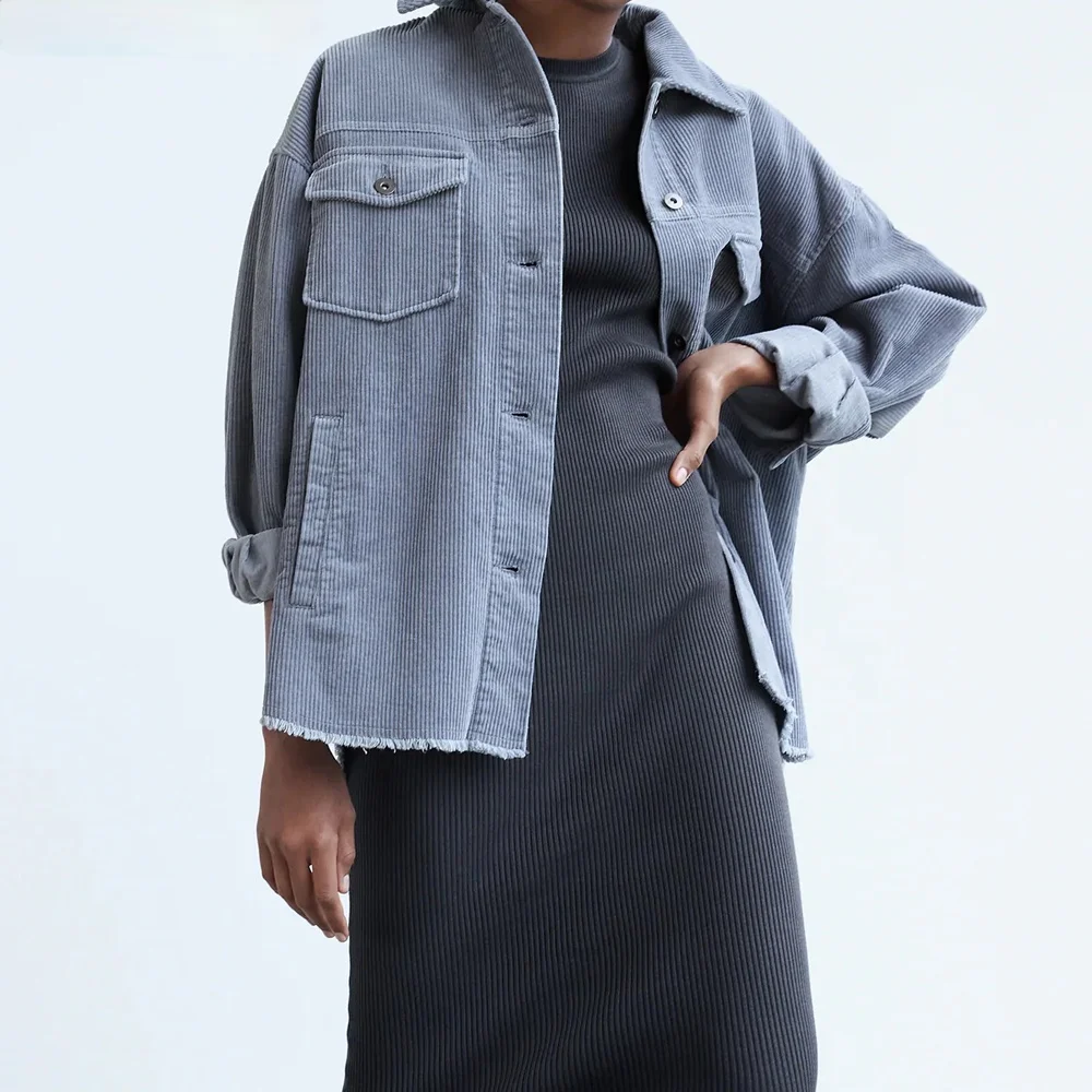 Женская Вельветовая рубашка с воротником, длинными рукавами и карманами
Женская Вельветовая рубашка с воротником, длинными рукавами и карманами