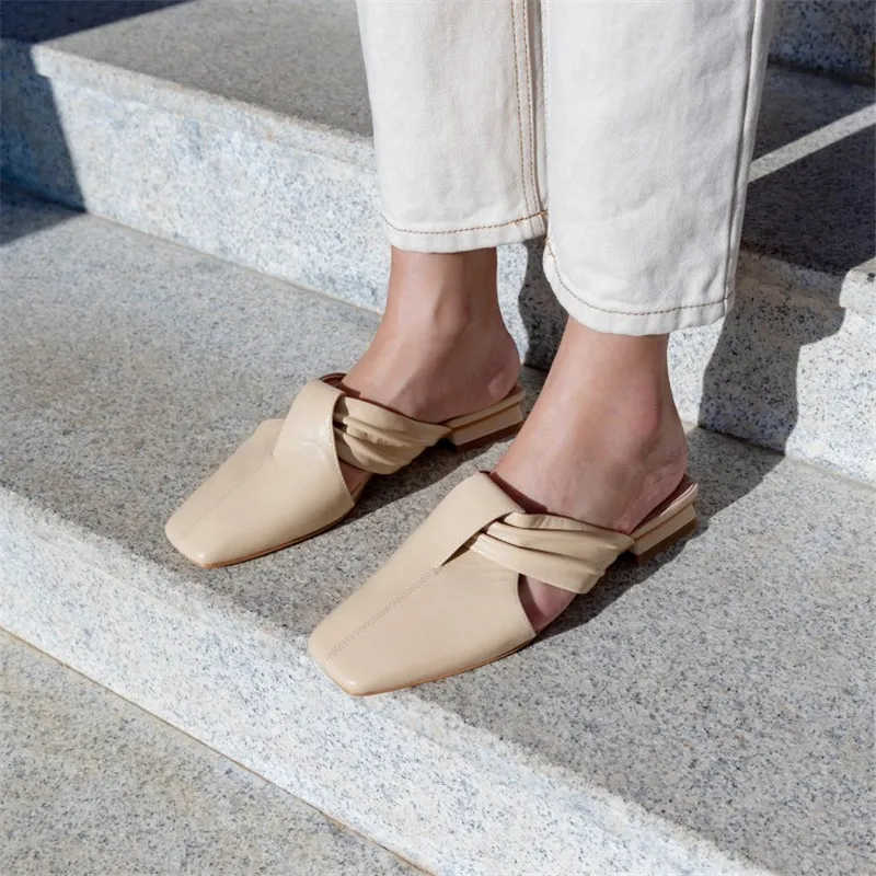 Genuine Leather Spring Women Muller Slippers Hollow Square Toe Low-heel Solid Color Comfortable and Breathable Casual Slippers
Genuine Leather Spring Women Muller Slippers Hollow Square Toe Low-heel Solid Color Comfortable and Breathable Casual Slippers