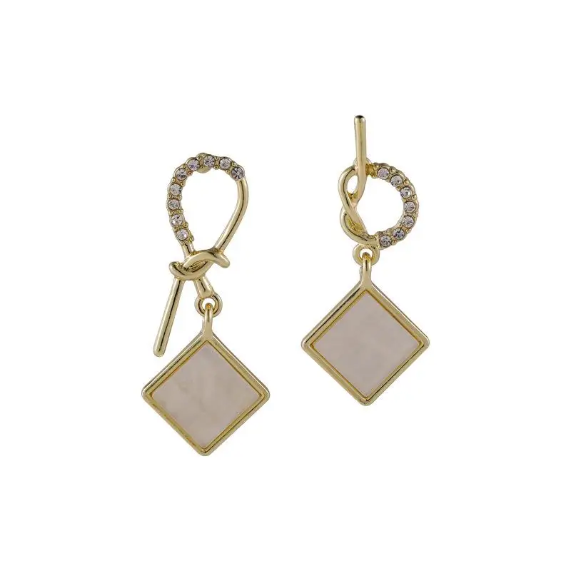 XIAOBOACC Korean Fashion Hanging Earring for Women 2021 New Fashion Geometric Square Diamond Drop Earrings
XIAOBOACC Korean Fashion Hanging Earring for Women 2021 New Fashion Geometric Square Diamond Drop Earrings