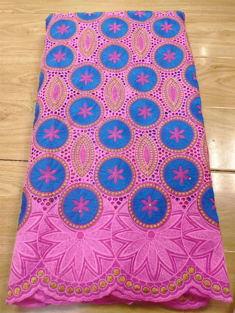 White/Pink/Black/Blue African Lace Fabric 2020 High Quality Lace French Mesh Fabric Stones Nigerian Swiss Lace Fabrics For Dress 
White/Pink/Black/Blue African Lace Fabric 2020 High Quality Lace French Mesh Fabric Stones Nigerian Swiss Lace Fabrics For Dress