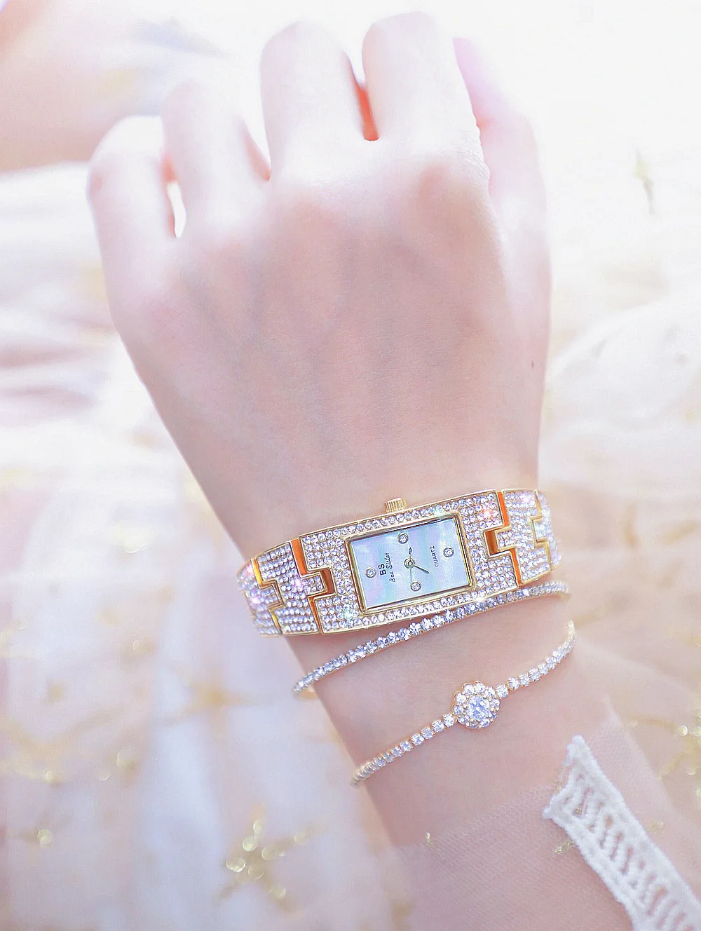 Unique Women's Luxury Watch Water Resistant Square Watch Woman Classic Stainless Steel Wrist Watch with Reverse Gear Present
Unique Women's Luxury Watch Water Resistant Square Watch Woman Classic Stainless Steel Wrist Watch with Reverse Gear Present