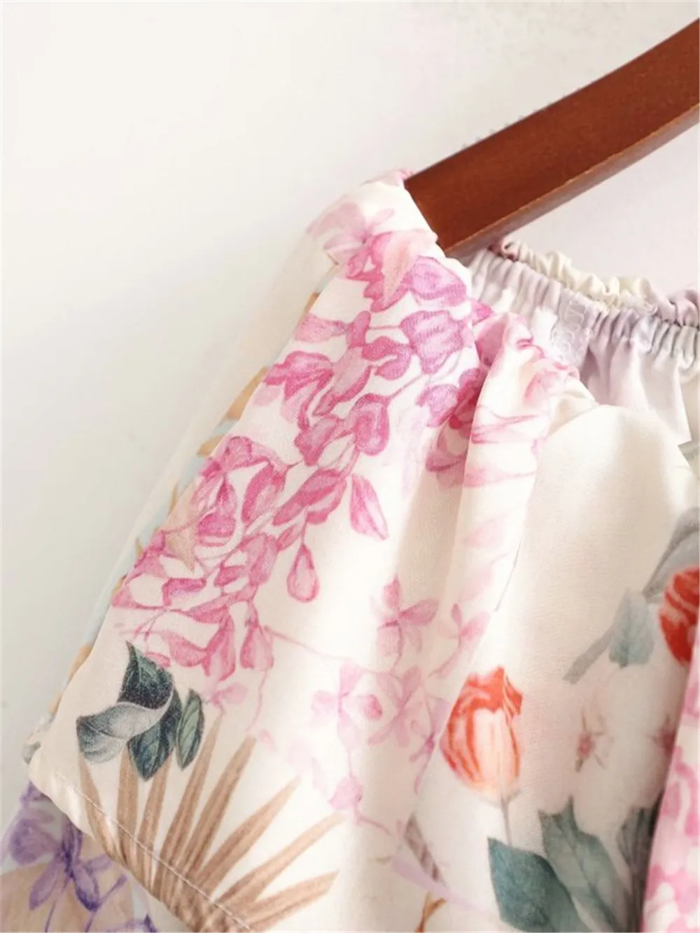 Summer Women Floral Print Cascading Ruffle Short Blouse Female Lantern Sleeve Shirt Casual Lady Loose Crop Tops Blusas 2021
Summer Women Floral Print Cascading Ruffle Short Blouse Female Lantern Sleeve Shirt Casual Lady Loose Crop Tops Blusas 2021