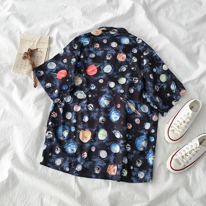 Women Retro Summer Cartoon Starry Print Slim Short Sleeve Lapel Single Buckle Casual Blouse
Women Retro Summer Cartoon Starry Print Slim Short Sleeve Lapel Single Buckle Casual Blouse