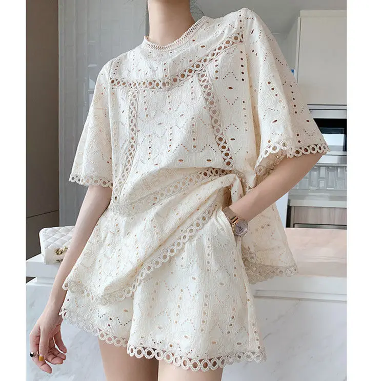 Women Shorts Sets French Vintage Summer 2022 New Hollow Out Lace Blouses + Shorts Suits Fashion Elegant Female 2 Pieces Sets
Women Shorts Sets French Vintage Summer 2022 New Hollow Out Lace Blouses + Shorts Suits Fashion Elegant Female 2 Pieces Sets