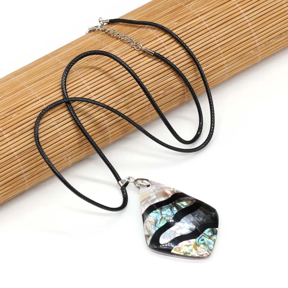 Natural Splicing Stripe Shell Pendant Necklace Quadrilateral Shell Charms Necklace for Women Men Jewelry Trendy Necklace Gift 
Natural Splicing Stripe Shell Pendant Necklace Quadrilateral Shell Charms Necklace for Women Men Jewelry Trendy Necklace Gift