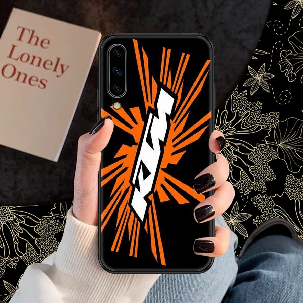 Moto ktms Phone case For Samsung Galaxy A 3 5 7 8 10 20 21 30 40 50 51 70 71 E S 2016 2018 4G black trend funda luxury bumper 
Moto ktms Phone case For Samsung Galaxy A 3 5 7 8 10 20 21 30 40 50 51 70 71 E S 2016 2018 4G black trend funda luxury bumper