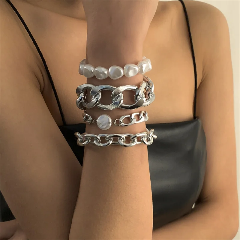 Exaggerated Thick Baroque Chain Imitation Pearl Bracelet Set Punk Hip Hop Geometric Aluminum Chain Combination Bracelet
Exaggerated Thick Baroque Chain Imitation Pearl Bracelet Set Punk Hip Hop Geometric Aluminum Chain Combination Bracelet