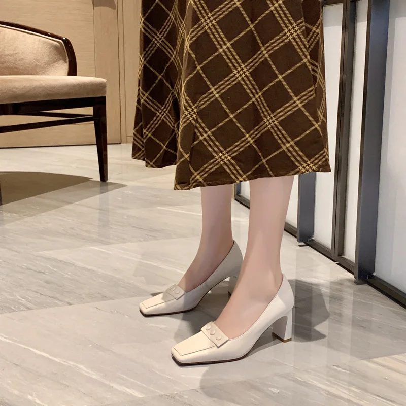 French high heels women 2021 spring and autumn new retro elegant square toe thick heel women's shoes
French high heels women 2021 spring and autumn new retro elegant square toe thick heel women's shoes
