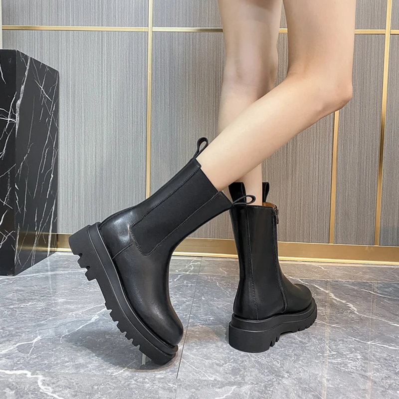 Ботинки Челси женские из натуральной кожи, ботинки на платформе и каблуке, дизайнерская обувь на молнии, черные, осень 
Ботинки Челси женские из натуральной кожи, ботинки на платформе и каблуке, дизайнерская обувь на молнии, черные, осень