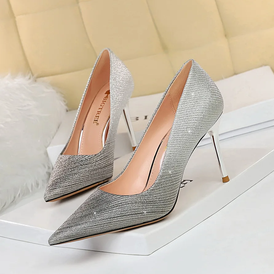 Spring/Autumn wedding shoes bride silver sexy high heels pumps women shoes heels pumps 9cm pointed toe stiletto
Spring/Autumn wedding shoes bride silver sexy high heels pumps women shoes heels pumps 9cm pointed toe stiletto