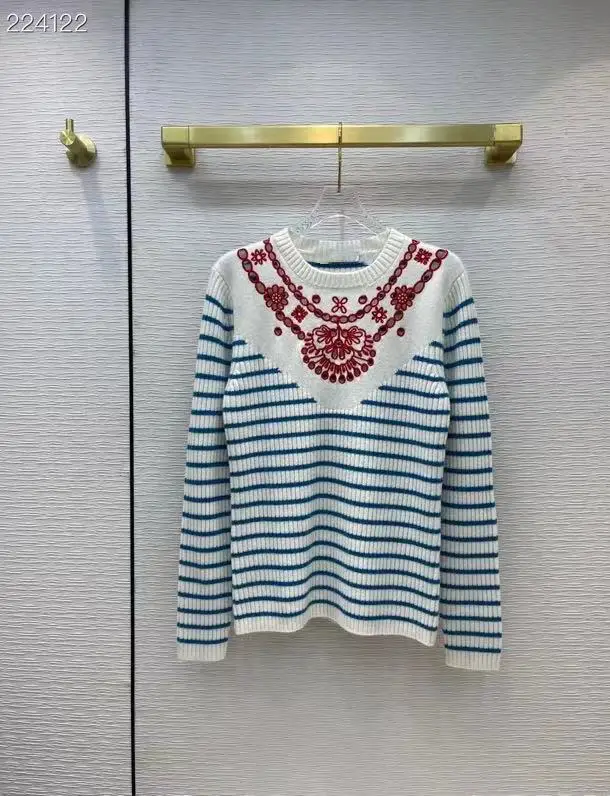 Luxury Brand 100% Cashmere Sweaters Women 2021 New Long Sleeve Embroidery Pullovers Runway Design Striped Sweaters
Luxury Brand 100% Cashmere Sweaters Women 2021 New Long Sleeve Embroidery Pullovers Runway Design Striped Sweaters