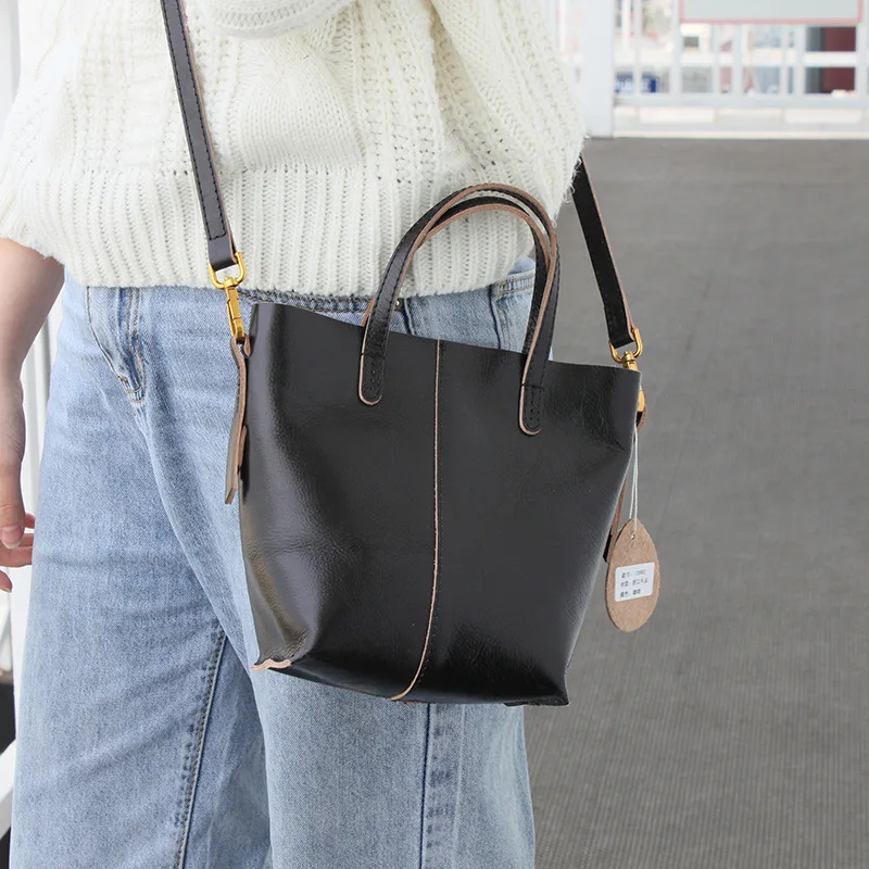 100% genuine leather bags for women 2021 hot high brand luxury bolso piel genuina mujer coffee messenger bucket bag small
100% genuine leather bags for women 2021 hot high brand luxury bolso piel genuina mujer coffee messenger bucket bag small
