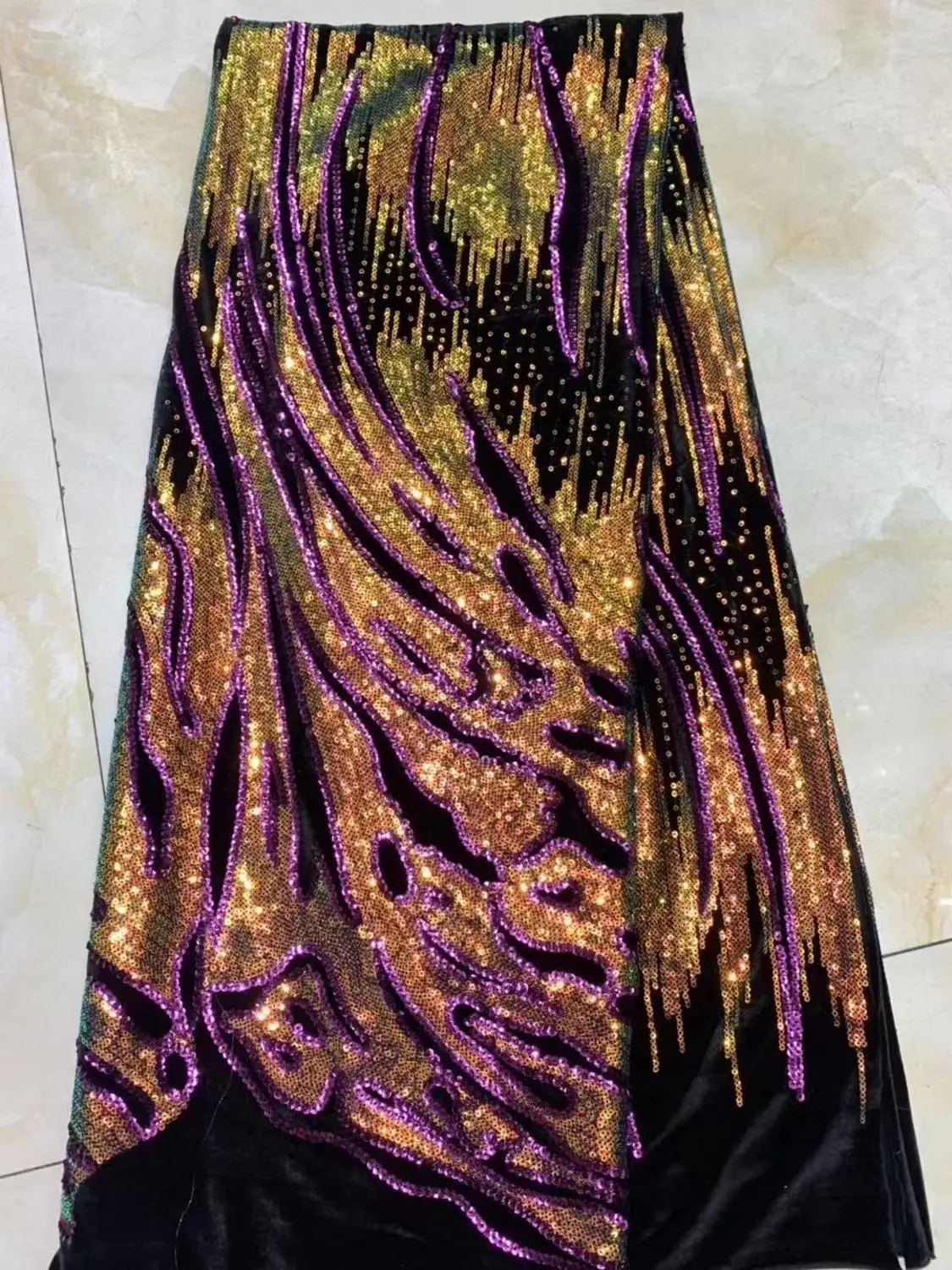 2019 New Design Velvet Lace With Sequins African French Velvet Lace Fabric High Quality Nigerian Velvet Lace Fabric For Garment
2019 New Design Velvet Lace With Sequins African French Velvet Lace Fabric High Quality Nigerian Velvet Lace Fabric For Garment