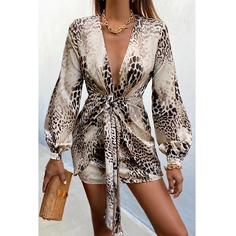 2022 Spring Fashion New Printed V-neck High Waist Lantern Sleeve Long Sleeve Dress Short Skirt
2022 Spring Fashion New Printed V-neck High Waist Lantern Sleeve Long Sleeve Dress Short Skirt