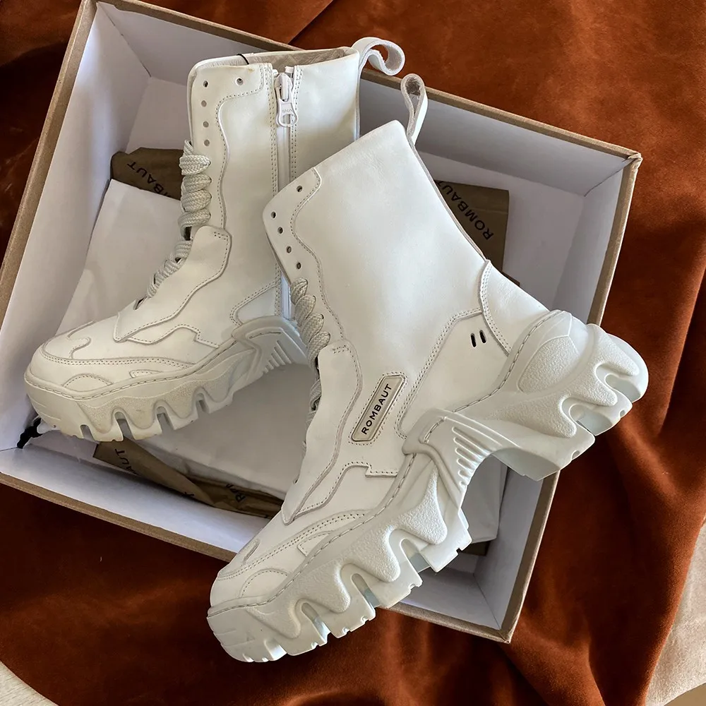Autumn Winter Women Boots Comfortable British Retro Short Boots Pu Leather Platform Snow Boots Thick Ankle Boots Female Shoes
Autumn Winter Women Boots Comfortable British Retro Short Boots Pu Leather Platform Snow Boots Thick Ankle Boots Female Shoes