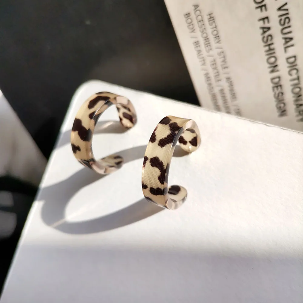 Personality Leopard Earrings Female Temperament C Word Ear ring Net Acetate Plate Earring Women Jewelry Gifts
Personality Leopard Earrings Female Temperament C Word Ear ring Net Acetate Plate Earring Women Jewelry Gifts
