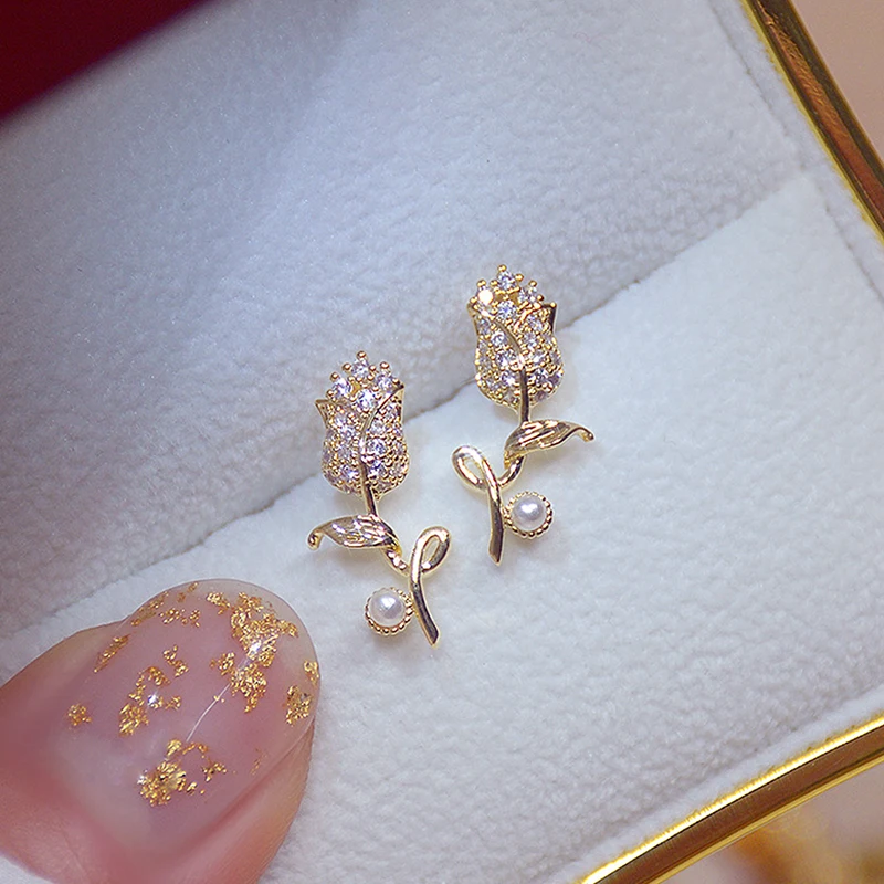 Exquisite Elegant Rose Flower Stud Earring For Women Shiny Zircon Tulip Flower Earrings Jewelry Wedding Birthday Gift
Exquisite Elegant Rose Flower Stud Earring For Women Shiny Zircon Tulip Flower Earrings Jewelry Wedding Birthday Gift