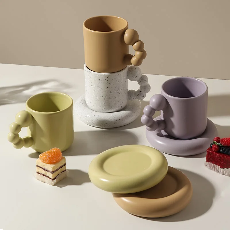 Creative Coffee Cups and Plate With Spin Ball Handle Nordic Home Decor Handmade Art Tea Mug Tray Personalized Gifts 325ml
Creative Coffee Cups and Plate With Spin Ball Handle Nordic Home Decor Handmade Art Tea Mug Tray Personalized Gifts 325ml