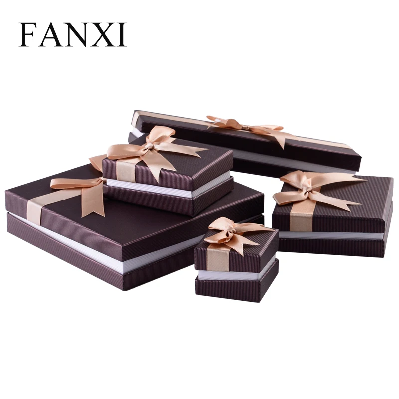 Oirlv Silver Gray Paper Jewelry Gift Box with Silk Ribbon Velvet Foam Insert Ring Necklace Pendant Long Chain Jewelry Packaging
Oirlv Silver Gray Paper Jewelry Gift Box with Silk Ribbon Velvet Foam Insert Ring Necklace Pendant Long Chain Jewelry Packaging