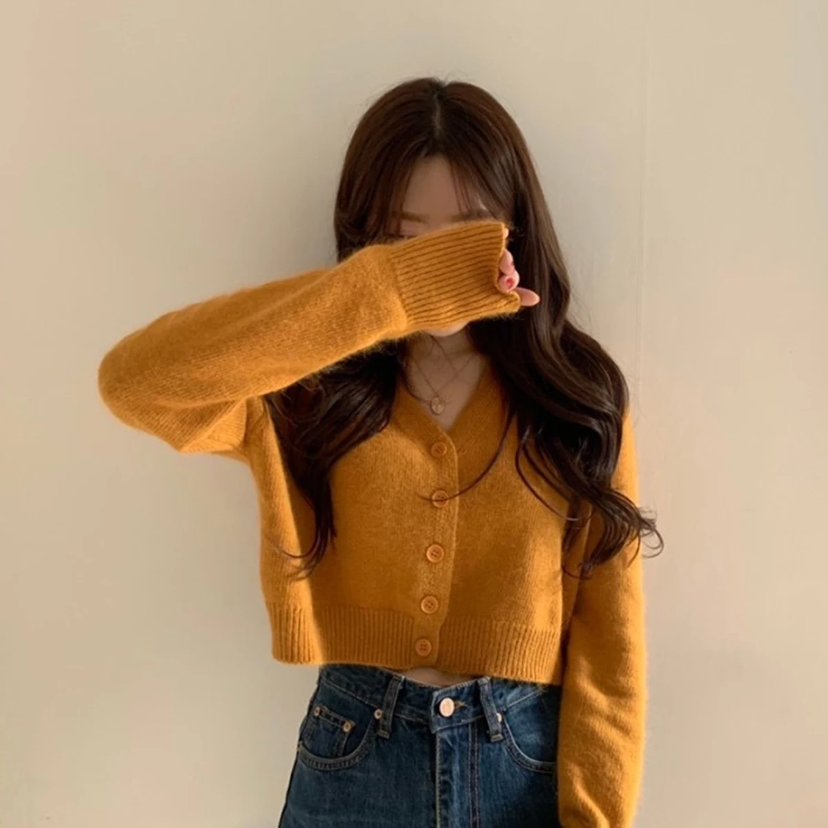 2021 Korean Style Autumn Women's Cardigan Single-Breasted Long Sleeve V-Neck Pure Color Thin Knitted Sweater All-Match Tops
2021 Korean Style Autumn Women's Cardigan Single-Breasted Long Sleeve V-Neck Pure Color Thin Knitted Sweater All-Match Tops