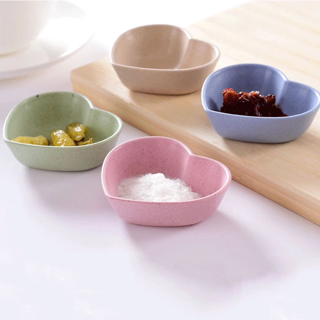 Mini Cute Love Heart Shape Wheat Straw Bowl Vinegar Seasoning Solid Soybean Dish Sauce Salt Snack Small Plate Kitchen Supplies
Mini Cute Love Heart Shape Wheat Straw Bowl Vinegar Seasoning Solid Soybean Dish Sauce Salt Snack Small Plate Kitchen Supplies