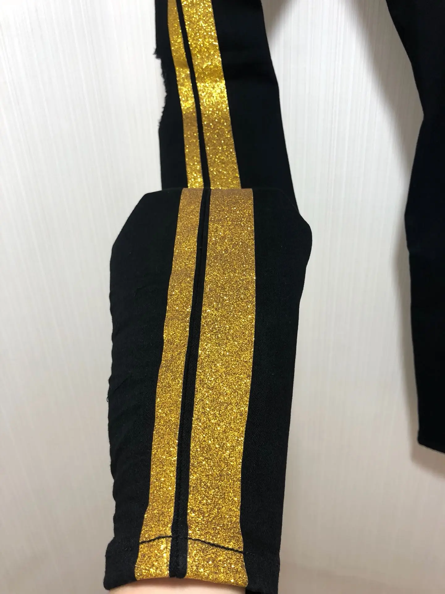 Top Quality AMR Side Striped Jeans Men Women HipHop Streetwear Gold Powder Bike Jeans Men Black Denim Trousers 
Top Quality AMR Side Striped Jeans Men Women HipHop Streetwear Gold Powder Bike Jeans Men Black Denim Trousers