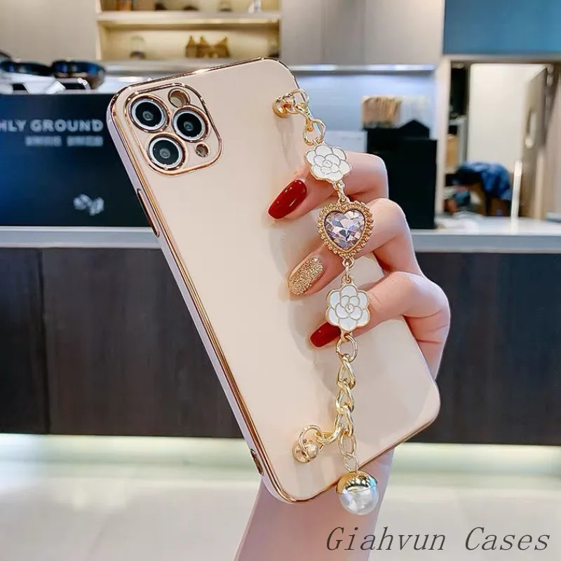 Plating Love Heart Camellia Pearl Chain Bracelet Case For iphone 12 13 Pro Max MiNi 11 pro XS XR 6S 7 8 Plus SE 2020 Phone Cover
Plating Love Heart Camellia Pearl Chain Bracelet Case For iphone 12 13 Pro Max MiNi 11 pro XS XR 6S 7 8 Plus SE 2020 Phone Cover
