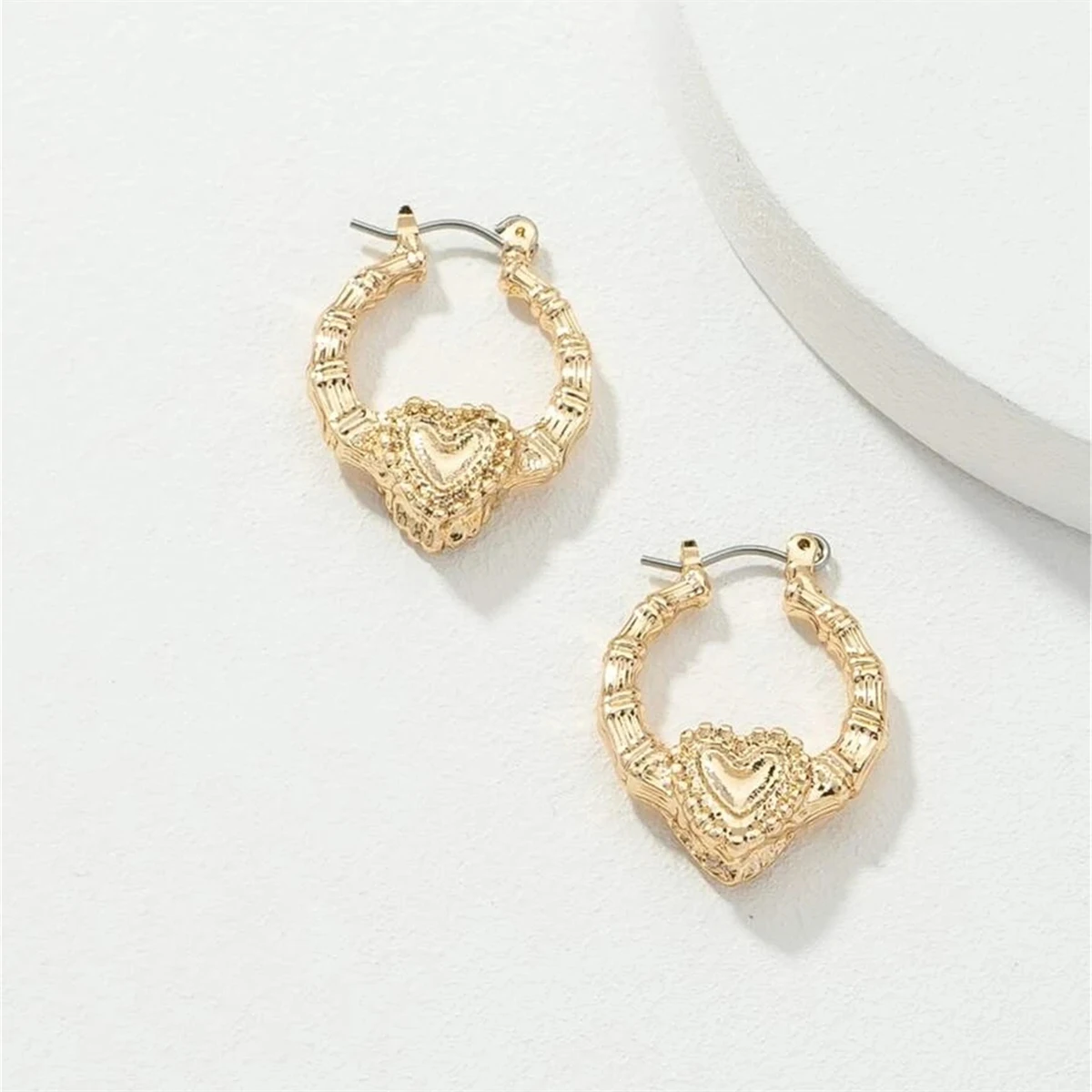 Vintage Heart Earrings Alloy Earrings Earrings for Women 2021 Fashion Jewelry pendientes mujer pendientes
Vintage Heart Earrings Alloy Earrings Earrings for Women 2021 Fashion Jewelry pendientes mujer pendientes