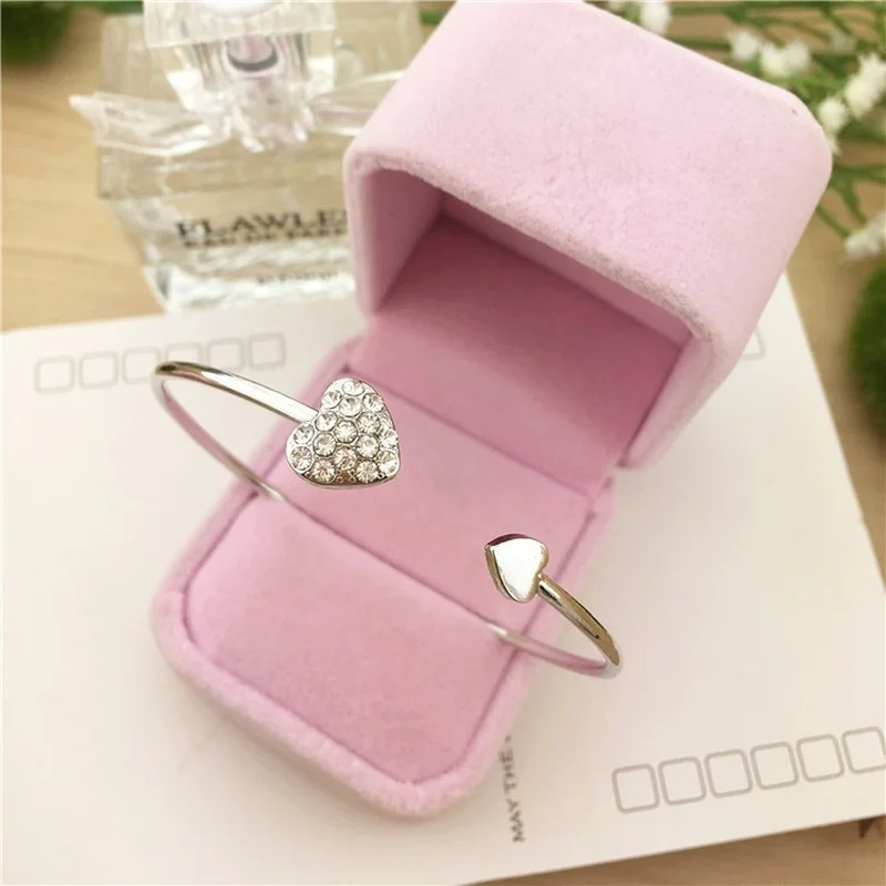 Korean Jewelry Diamond Heart-shaped Double Peach Heart Love Crystal Bracelet Opening Gold-plated Bracelet (no Box)
Korean Jewelry Diamond Heart-shaped Double Peach Heart Love Crystal Bracelet Opening Gold-plated Bracelet (no Box)