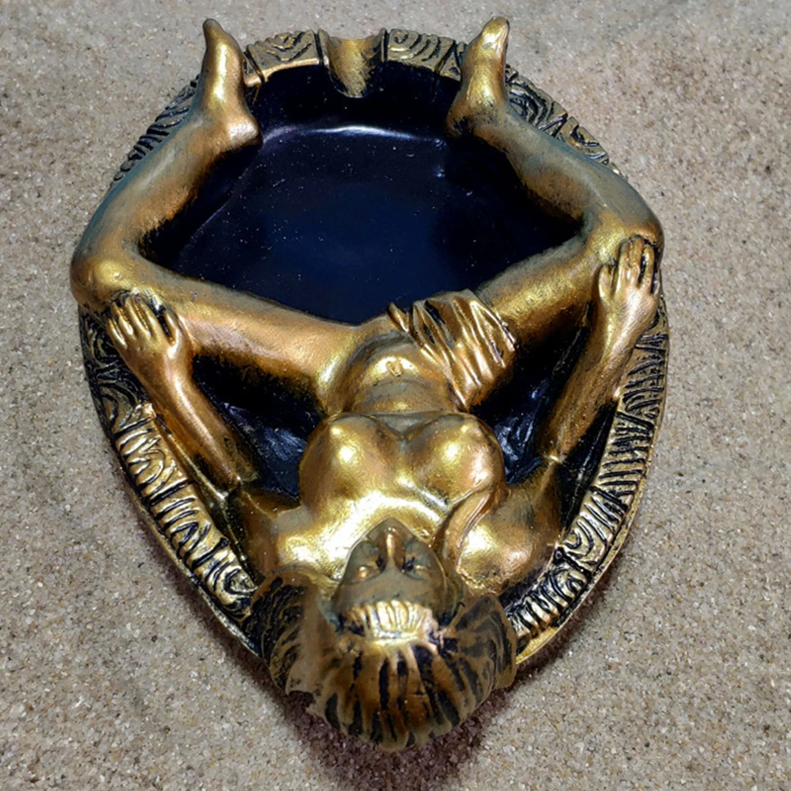 Ashtray Hot Girl Beauty Bathing Sand Tool Creative Living Room Home Furnishing Hotel Decoration
Ashtray Hot Girl Beauty Bathing Sand Tool Creative Living Room Home Furnishing Hotel Decoration