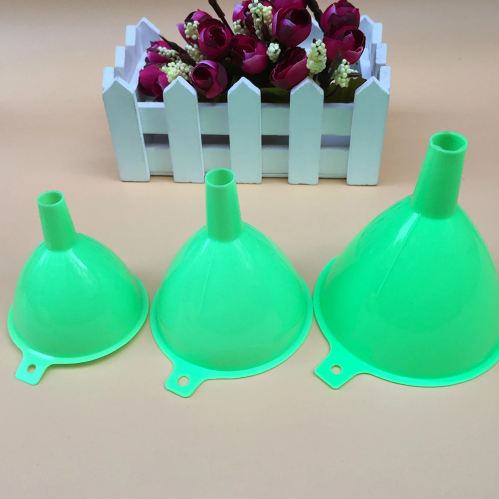 3Pcs Multi-Purpose Plastic Funnel Set Convenient Ring Narrow Nozzle Random Color Restaurants Laboratories Kitchen Utensils Tools
3Pcs Multi-Purpose Plastic Funnel Set Convenient Ring Narrow Nozzle Random Color Restaurants Laboratories Kitchen Utensils Tools