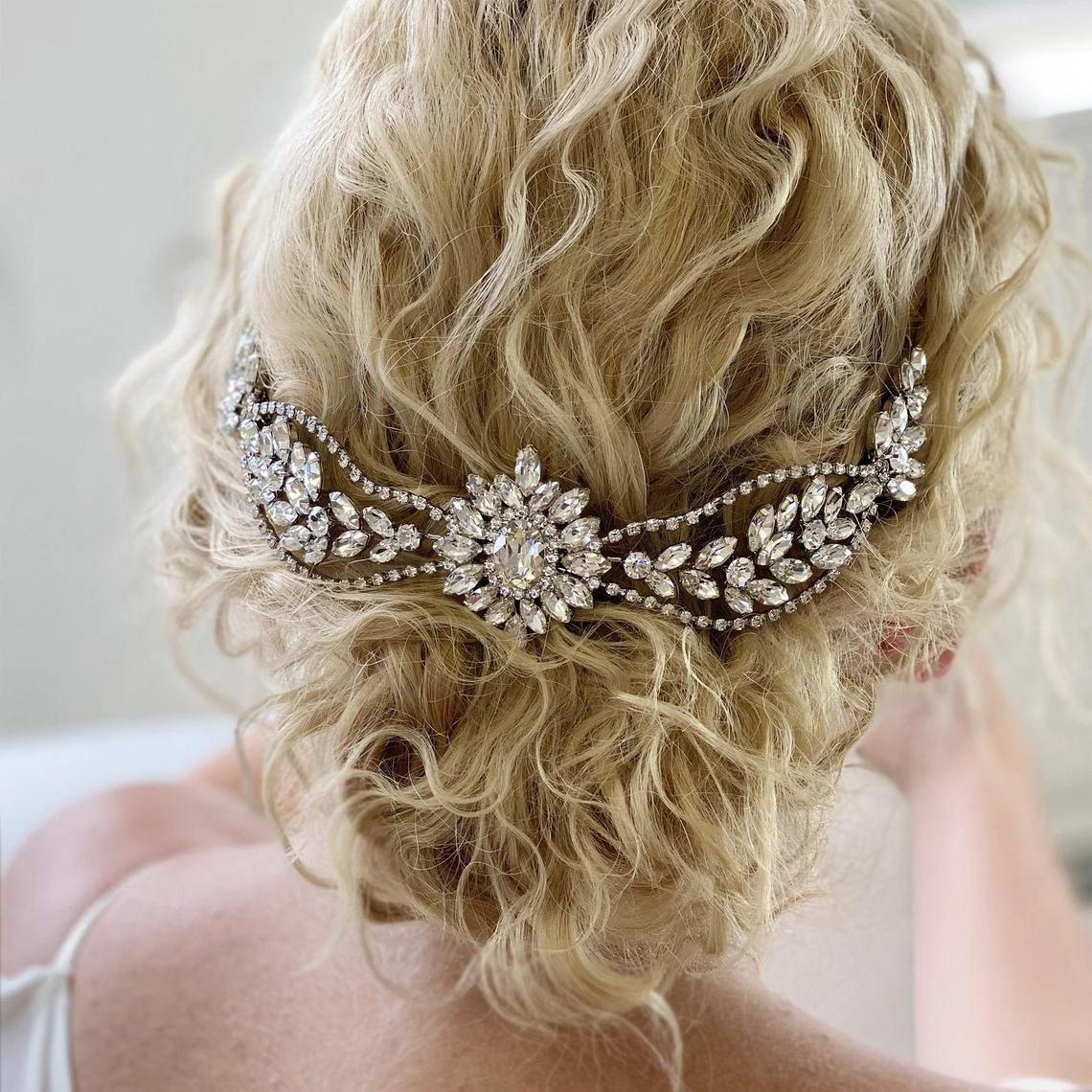 Rhinestone Headband Hair Comb Hairband Tiara Headband For Bride Wedding Accessories Women Hair Jewelry Elegant Head Jewelry
Rhinestone Headband Hair Comb Hairband Tiara Headband For Bride Wedding Accessories Women Hair Jewelry Elegant Head Jewelry