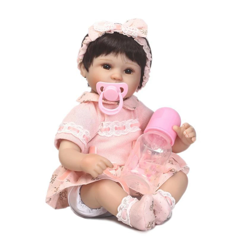40cm Lovely Reborn Baby Doll Lifelike Realistic Silicone Newborn Bebe Doll with Feeding Bottle Cute Dress for Kids Birthday Gift
40cm Lovely Reborn Baby Doll Lifelike Realistic Silicone Newborn Bebe Doll with Feeding Bottle Cute Dress for Kids Birthday Gift