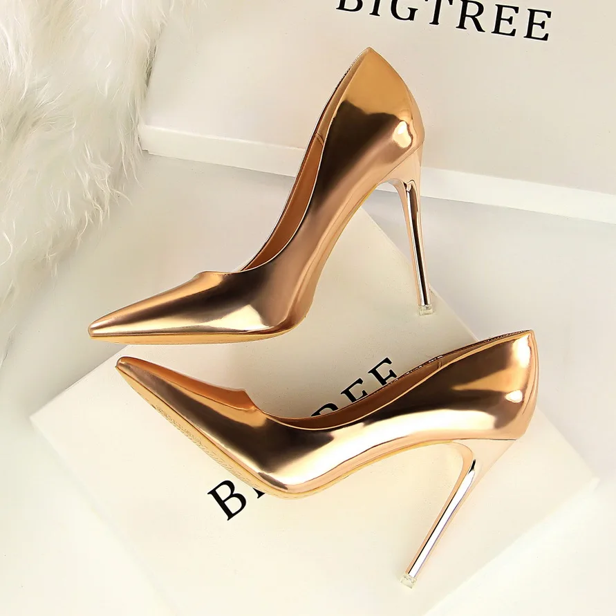 2022 Fashion Women Patent Leather High Heels Lady Pointe Toe Gold Silver Heels Pumps Female Wedding Bridal Shoes Plus Size 34-43
2022 Fashion Women Patent Leather High Heels Lady Pointe Toe Gold Silver Heels Pumps Female Wedding Bridal Shoes Plus Size 34-43