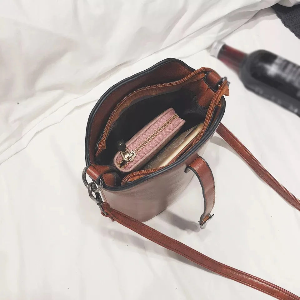 Ins Super Fire Small Bag Female Original Home Vintage Bucket Bag All Kinds Of Students' Mini One Shoulder Bag Diagonal Bag
Ins Super Fire Small Bag Female Original Home Vintage Bucket Bag All Kinds Of Students' Mini One Shoulder Bag Diagonal Bag