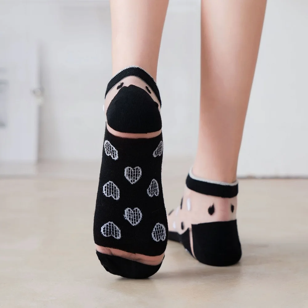 Summer Thin Crystal Silk Socks Cute Fashion Heart Print Transparent Ankle Socks Korean Style Harajuku Cute Short Socks
Summer Thin Crystal Silk Socks Cute Fashion Heart Print Transparent Ankle Socks Korean Style Harajuku Cute Short Socks